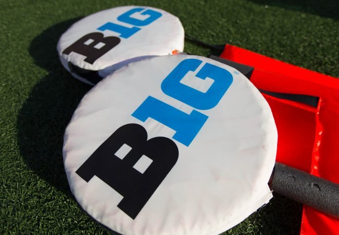 INDIANA, IOWA, MICHIGAN AND OREGON EARN WEEKLY FOOTBALL HONORS