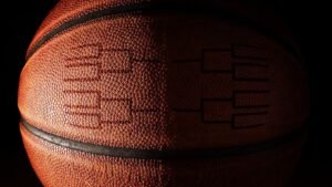 A LAST-MINUTE RUSH OF NBA DRAFT WITHDRAWALS RESHAPES COLLEGE BASKETBALL ROSTERS
